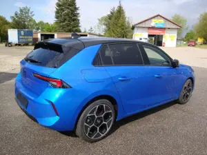 Opel Astra Lim. 5-trg. GS Line Bild 3