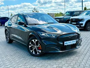 Ford Mustang Mach-E Premium AWD Extended Range PANO Bild 2