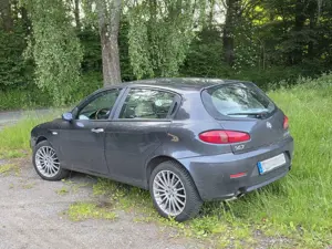 Alfa Romeo 147 147 2.0 Twin Spark Distinctive Bild 2
