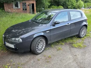 Alfa Romeo 147 147 2.0 Twin Spark Distinctive Bild 1