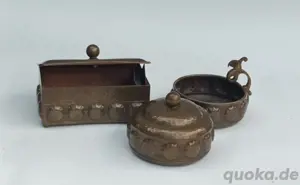 ! Holztisch inkl. div. zugehörigen Raucherartikeln Bild 4
