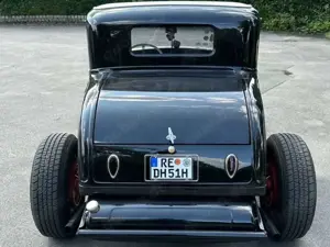 Oldtimer Ford Hot Rod Bild 5