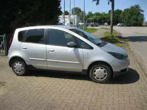 Mitsubishi Colt Colt  5-Türer 1.3 Automatik Invite Bild 3