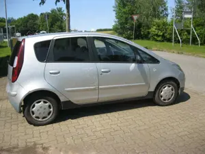 Mitsubishi Colt Colt  5-Türer 1.3 Automatik Invite Bild 4