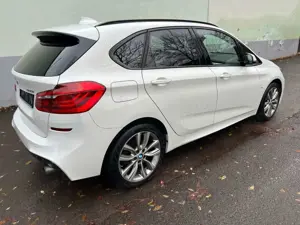 BMW 220 Bild 4