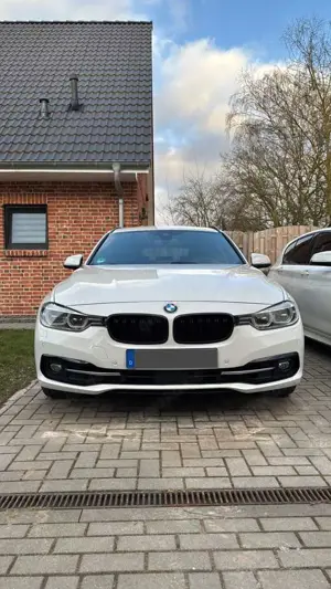BMW 330 330d Touring Aut. Sport Line