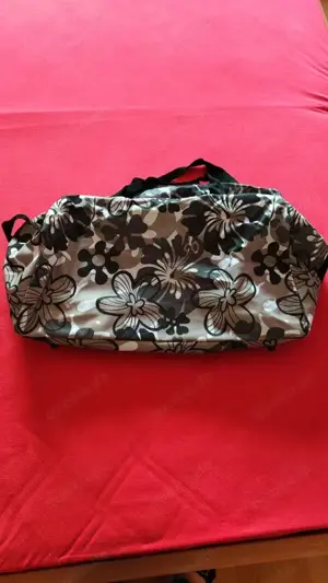 Schwarz, weiße braune Tasche