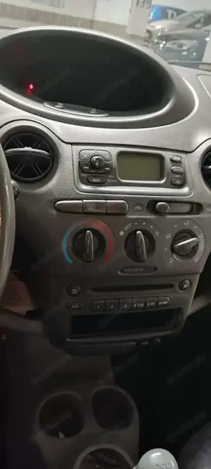 Toyota Yaris Yaris 1.0 linea luna Bild 4