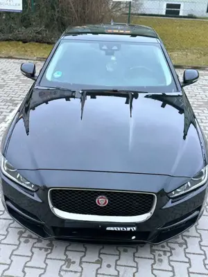 Jaguar XE 2.0d Prestige 180cv auto