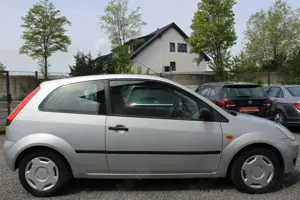 Ford Fiesta Klima°Radio°Tüv Neu°Servo Bild 5