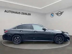 BMW 330 i Lim. M SPORTPAKET AHK Glasdach UPE 75.040,-- Bild 3