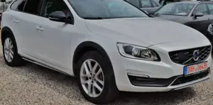 Volvo V60 Cross Country Pro D3 Geartronic *Leder*BiXe*Navi*el.Schiebedach* Bild 2