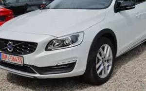 Volvo V60 Cross Country Pro D3 Geartronic *Leder*BiXe*Navi*el.Schiebedach* Bild 4