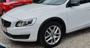 Volvo V60 Cross Country Pro D3 Geartronic *Leder*BiXe*Navi*el.Schiebedach* Bild 3