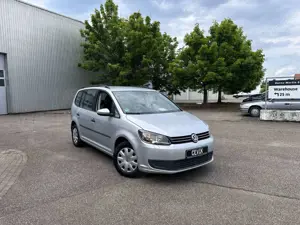 Volkswagen Touran TSI / 7-Sitzer / AHK / SHZ / Klimaauto.
