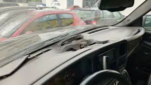 Chevrolet Avalanche LPG  Klima 4WD Brandschaden Innen Bild 3