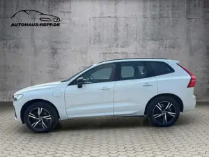 Volvo XC60 T6 AWD R-Design Recharge Plug-In Hybrid Bild 3