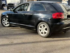 Audi A3 2.0 TDI DPF Attraction Bild 3