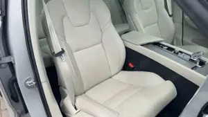 Volvo XC60 B5 D Ultimate Bright AWD*AHK*STHZG*Massage*