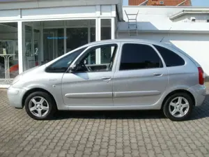 Citroen Xsara Picasso 1.8i Confort Bild 3
