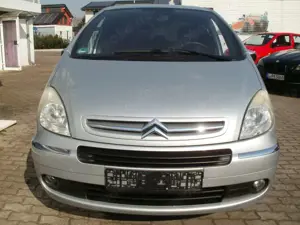 Citroen Xsara Picasso 1.8i Confort Bild 4