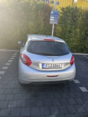 Peugeot 208 HDi 68 hp Bild 2