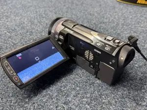 Panasonic HDC-TM900 3MOS Camcorder 32GB