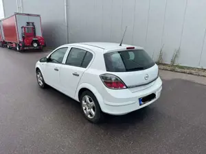 Opel Astra H Lim. Basis*KLIMA* Bild 4