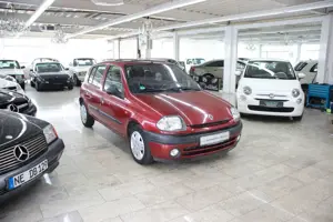 Renault Clio RT 1.2 Bild 2