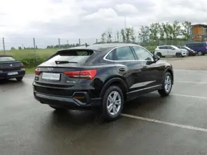 Audi Q3 35 TFSI Sportback Basis Klima Navi Rückfahrkamera Bild 4