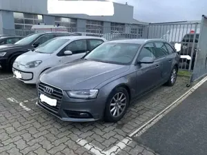 Audi A4 Attraction Xenon PDC 6 GANG Scheckh. Dt. Fahrzeug