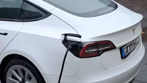 Tesla Model 3 Model 3 Standard Reichweite Plus Hinterradantrieb