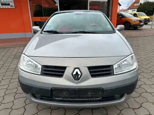 Renault Megane Authentique II Coupe / Cabrio Bild 2