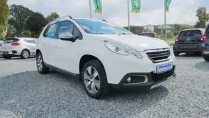 Peugeot 2008 Allure /Navi/City-Paket/Sicht-Paket