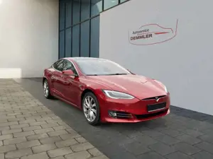 Tesla Model S Dual 4x4, Luftfederung Bild 5