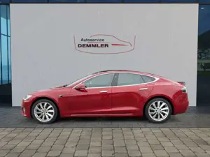 Tesla Model S Dual 4x4, Luftfederung Bild 2
