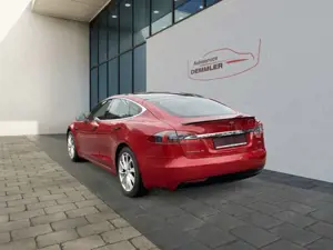 Tesla Model S Dual 4x4, Luftfederung Bild 3