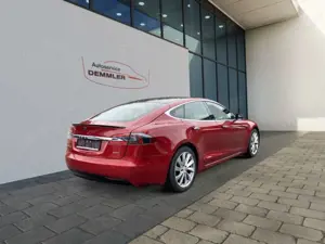 Tesla Model S Dual 4x4, Luftfederung Bild 4