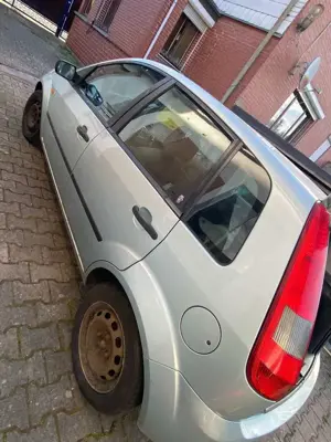 Ford Fiesta Fiesta  5-Türer 1.4 Ghia