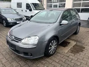 Volkswagen Golf V Lim. Tour 2.0 TDI*PDC*TEMPOMAT*KLIMA*SITZ