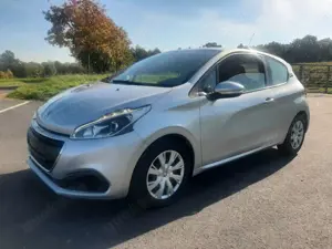 Peugeot 208 1.6 BlueHDi 100,Navi,LED,2.Hand,Tüv neu