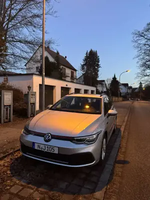 Volkswagen Golf Variant 1.0 eTSI OPF DSG Life