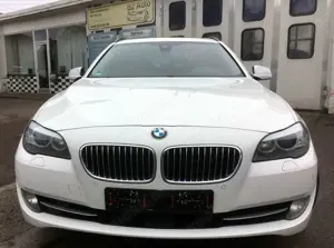 BMW 525 dXA ALLRAD*SPORT*HEAD UP*STHZ*PANO*KAMERA*R18* TOP Bild 2