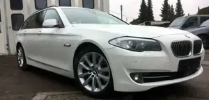 BMW 525 dXA ALLRAD*SPORT*HEAD UP*STHZ*PANO*KAMERA*R18* TOP Bild 3