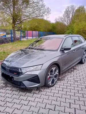 Skoda Octavia Combi 2.0 TSI RS Canton DCC AHK Navi