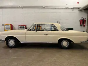 Mercedes-Benz 220 SEB