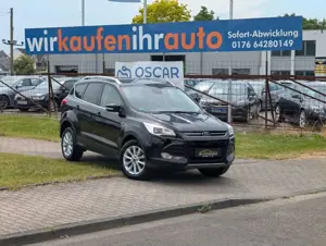 Ford Kuga Titanium*TEILLEDER*PDC V-H*TEMPOMAT !!