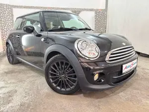 MINI Cooper D COOPER D AUTOMATIK PANORAMA KEYLESS-GO NAVI PDC Bild 1