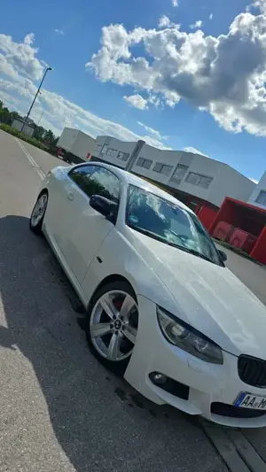 BMW 330 330d xDrive Coupe Aut. Bild 4