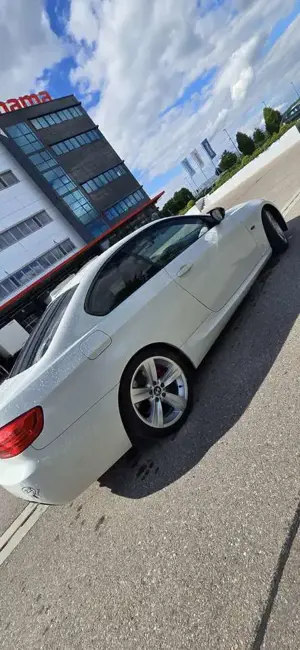 BMW 330 330d xDrive Coupe Aut. Bild 3